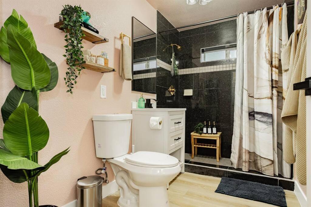 Сasa de vacaciones Star Unit 3- New Premier & Private Vegas Arts District *